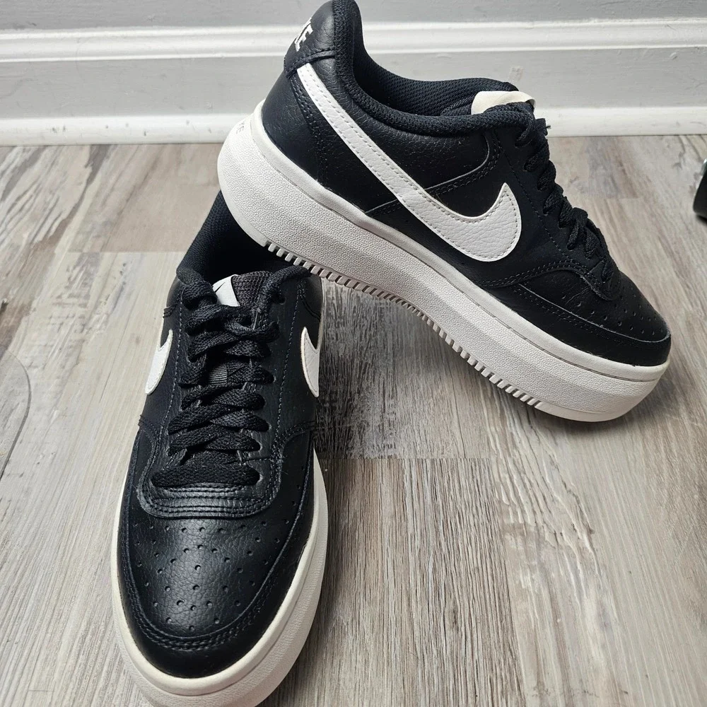 Nike Womens Court Vision Alta Platform Sneakers 8 Black White Casual DM0113-002